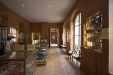 1920px-Musée_de_la_Contrefaçon_Paris_FRA_001